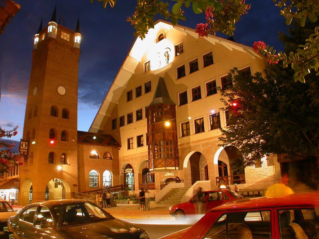 Howard Johnson Hotel & Spa Villa General Belgrano Dış mekan fotoğraf