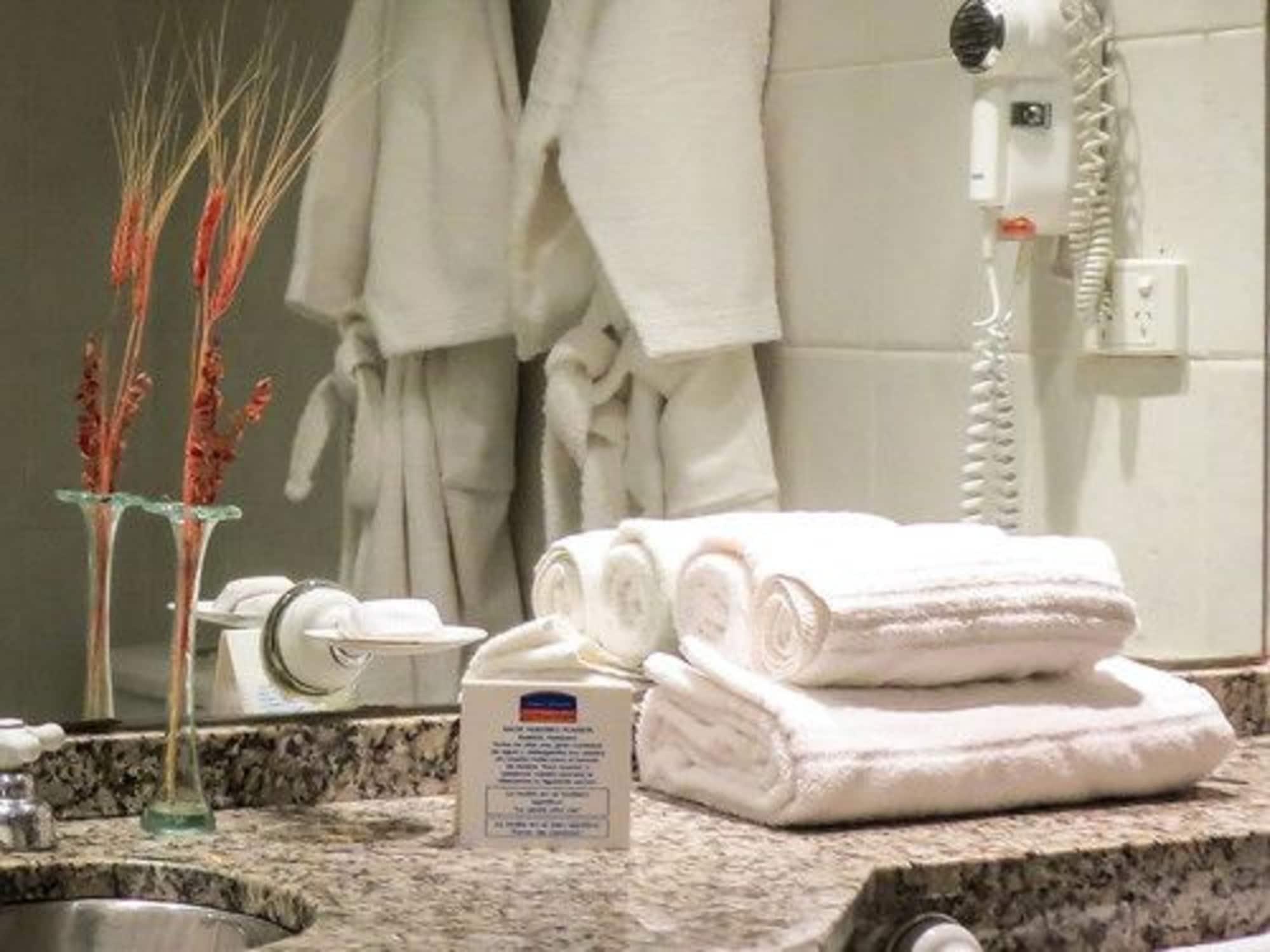Howard Johnson Hotel & Spa Villa General Belgrano Dış mekan fotoğraf