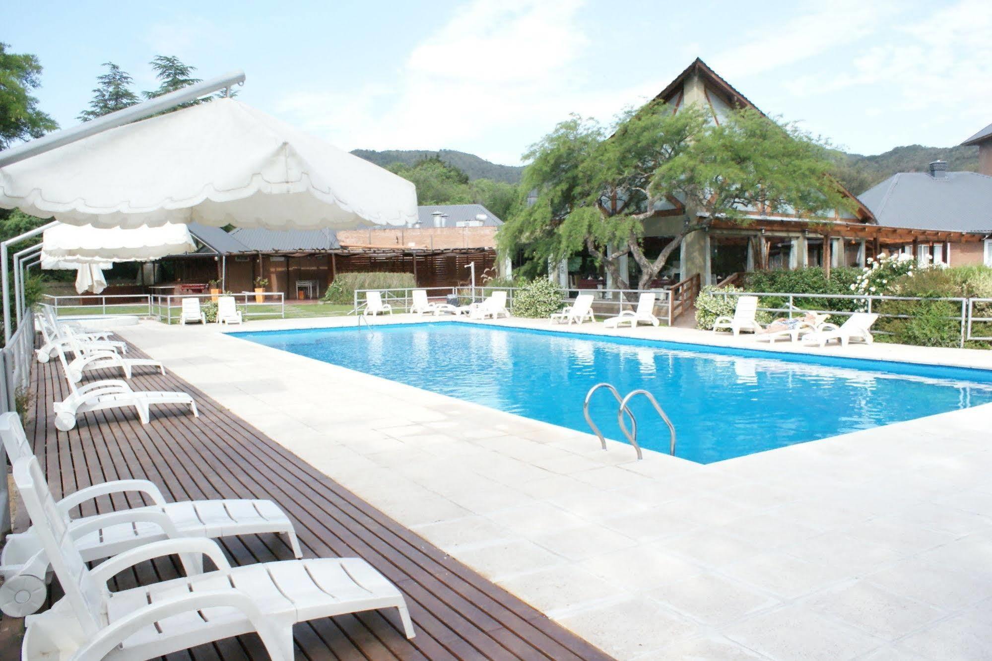 Howard Johnson Hotel & Spa Villa General Belgrano Dış mekan fotoğraf