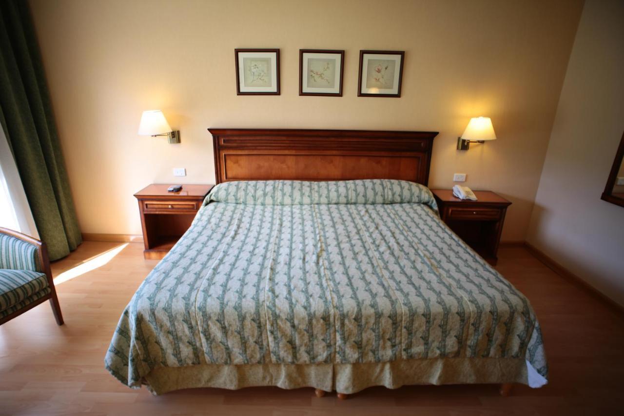 Howard Johnson Hotel & Spa Villa General Belgrano Dış mekan fotoğraf